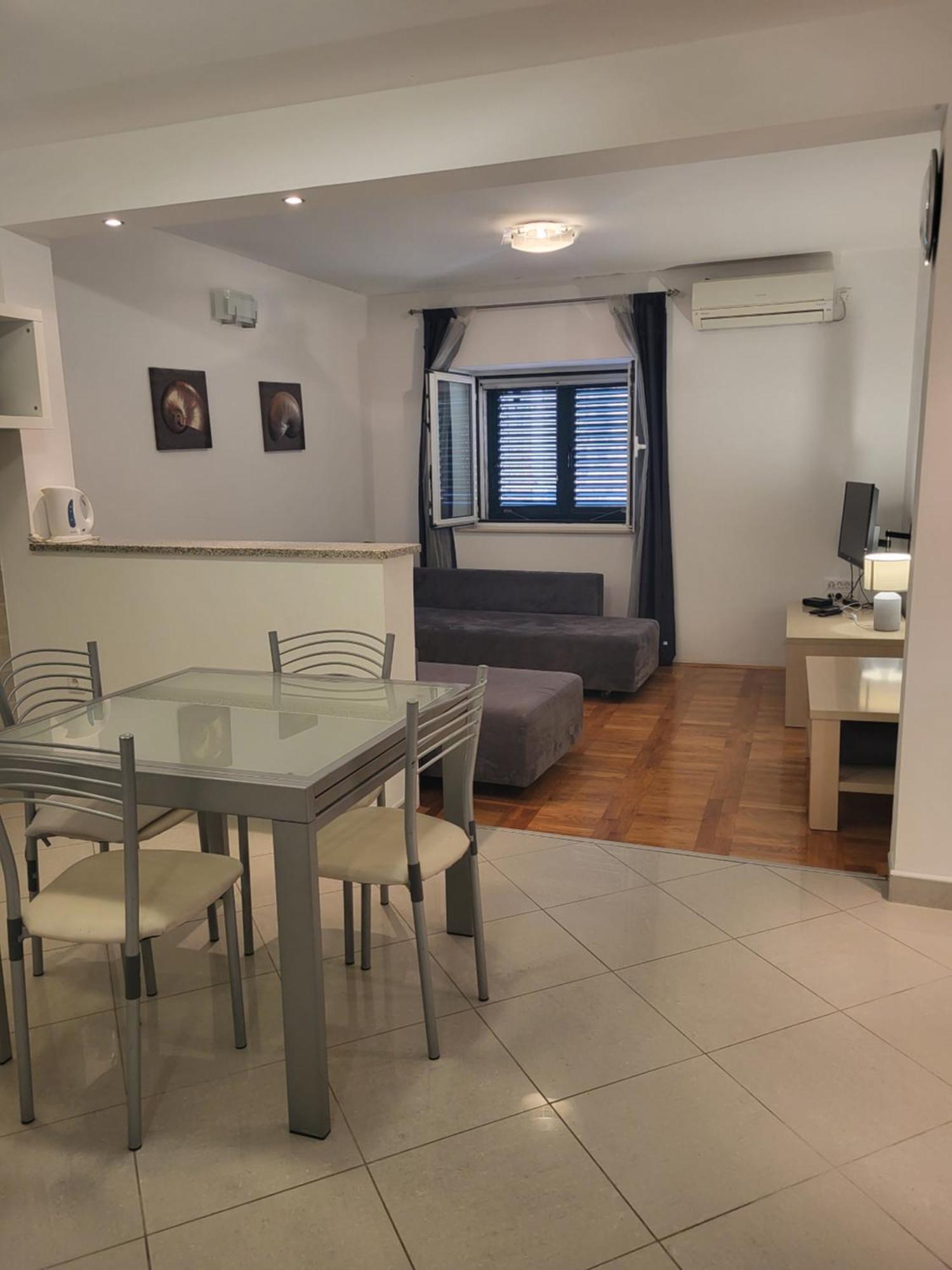 Guest Accomodation Zura Skradin Bagian luar foto