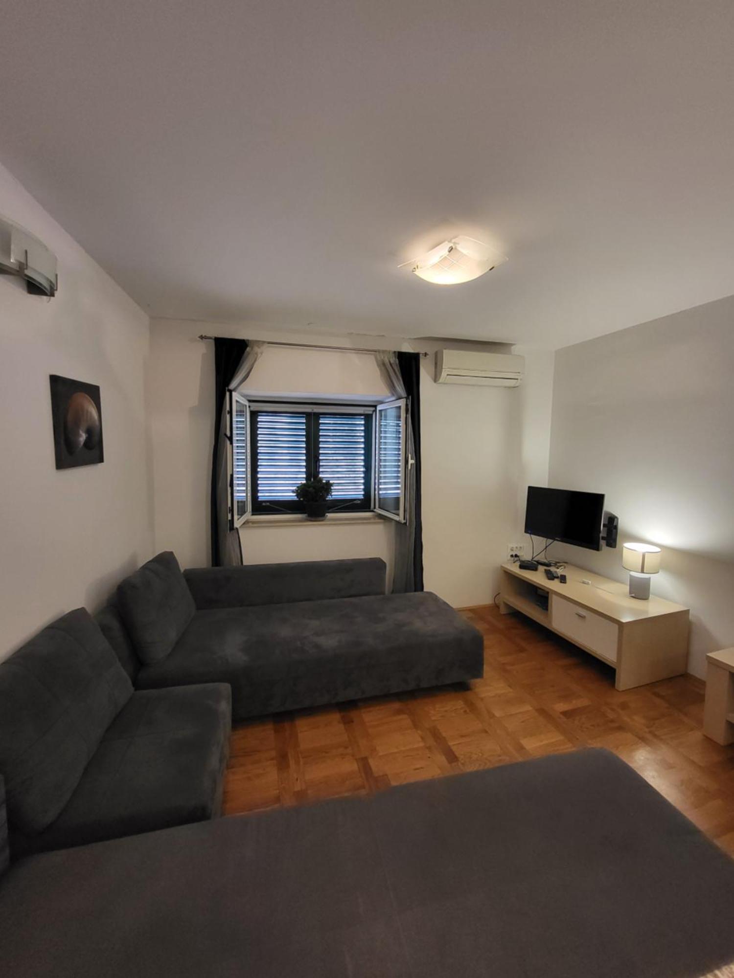 Guest Accomodation Zura Skradin Bagian luar foto