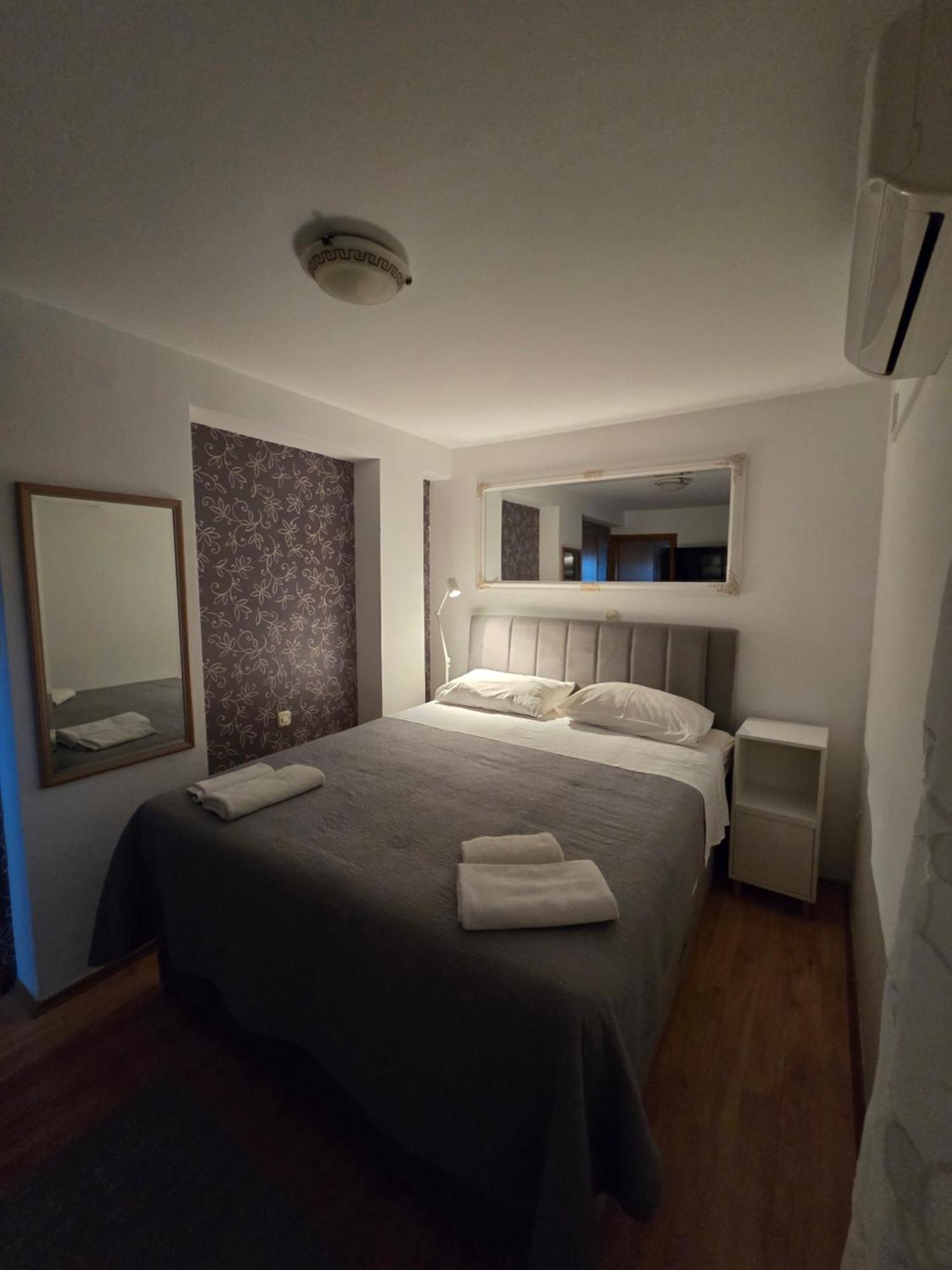 Guest Accomodation Zura Skradin Bagian luar foto
