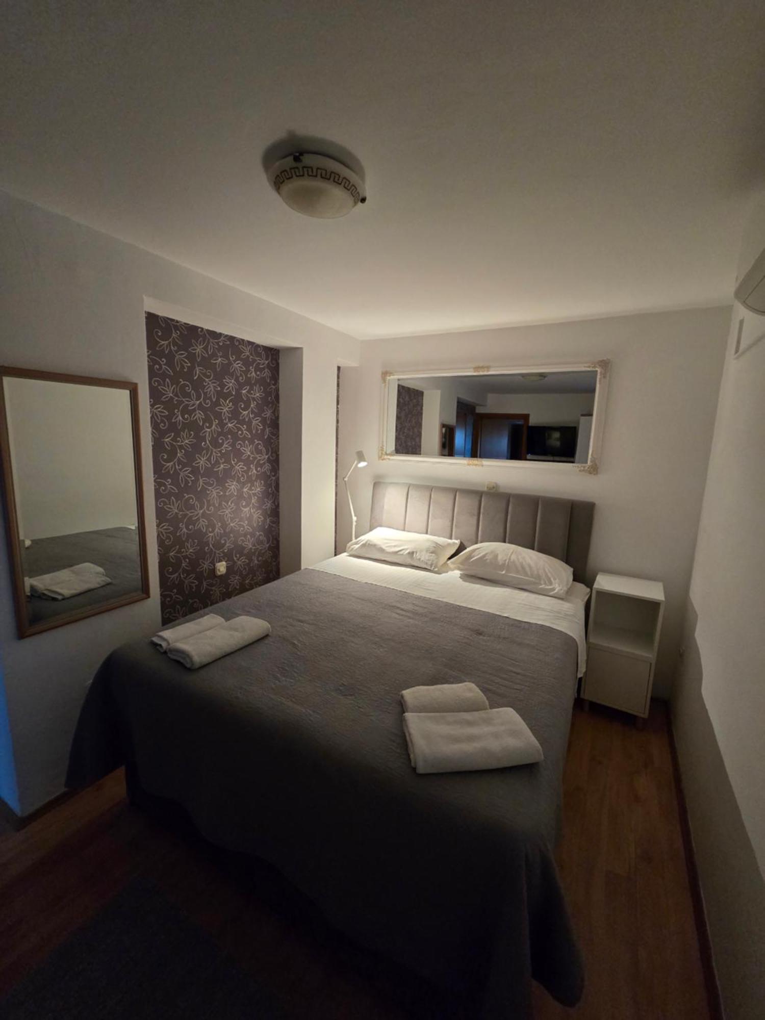 Guest Accomodation Zura Skradin Bagian luar foto