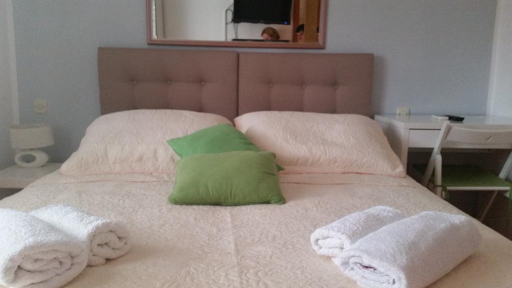 Guest Accomodation Zura Skradin Bagian luar foto